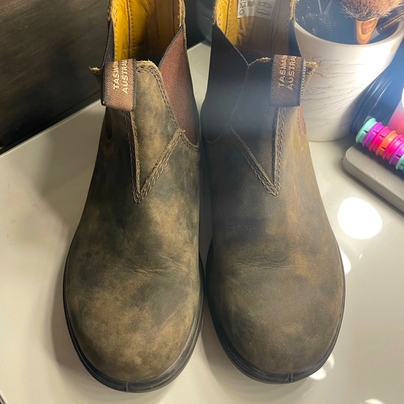 Brand New Blundstones - Picture 3 of 6